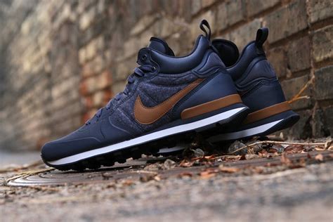 Nike internationalist utility